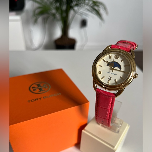 *Rare* New Tory Burch MILLER MOON WATCH, pink leather - Picture 1 of 6